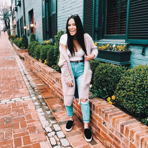 Meet your Posher, Olivia - Picture 4 of 5